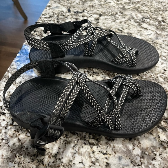 Women’s chacos - Picture 2 of 4